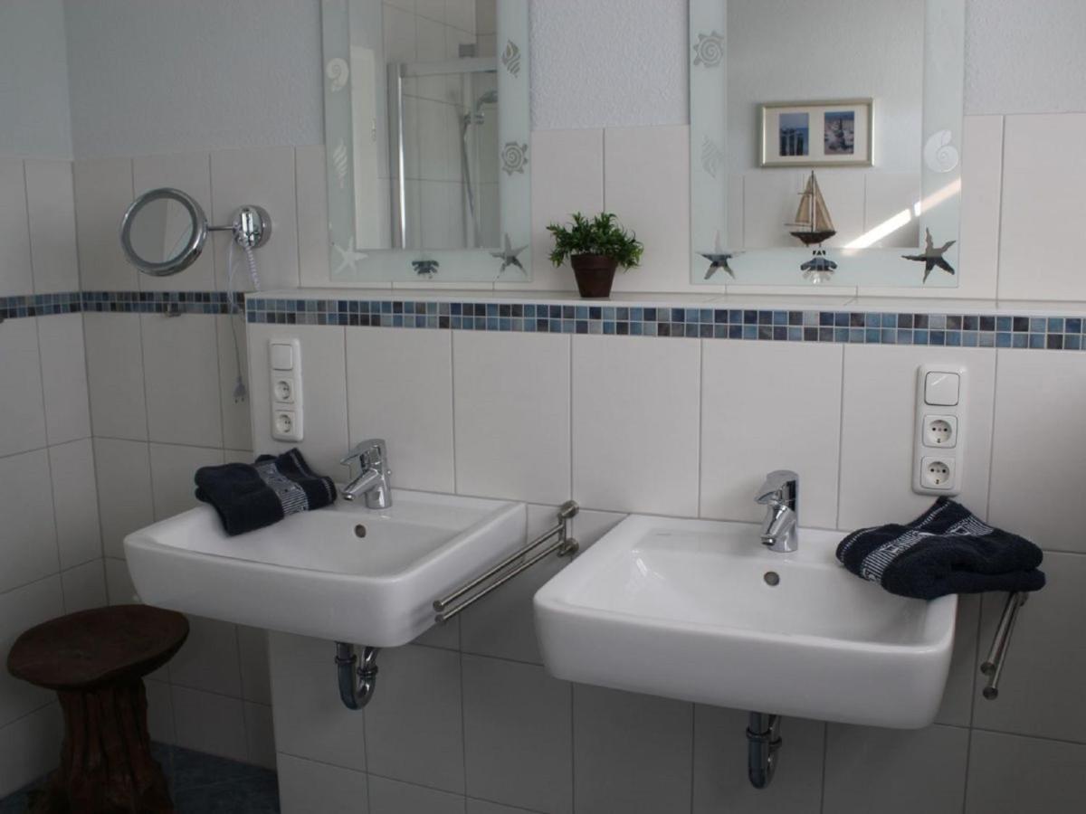 Vila Reetdachhaus Windsbraut Breege Exteriér fotografie